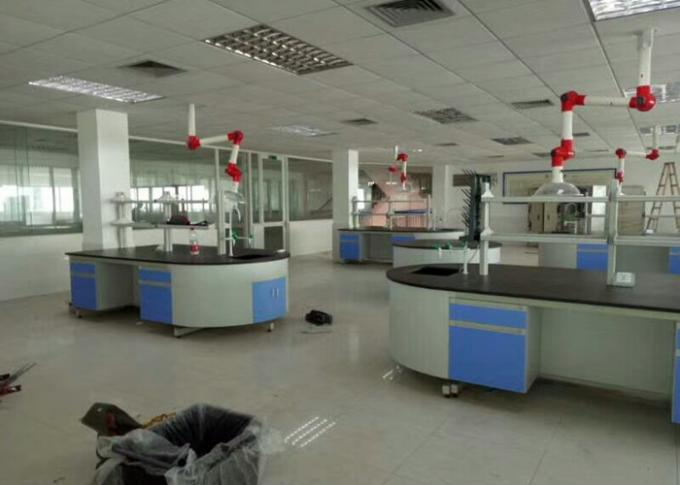 Tamaño modificado para requisitos particulares muebles de madera del banco de laboratorio con las manijas antis de la corrosión 2
