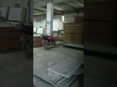 El álcali durable de los bancos de trabajo de laboratorio resistente con los PP se hunde y grifo