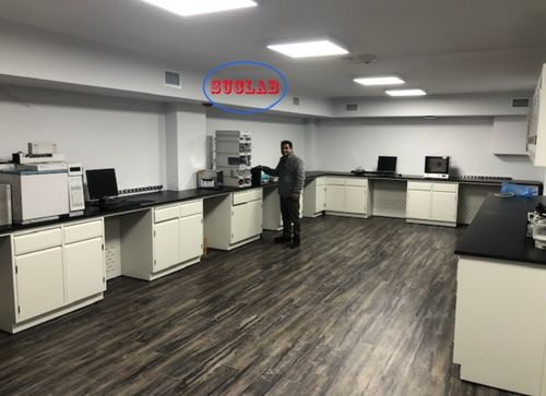 Últimas noticias de la empresa sobre Custom White High Level Full Steel Laboratory Furniture With Reagent Shelf Solutions for Overseas Markets