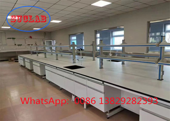 Buen precio Bancos de trabajo de laboratorio de química de gabinete múltiple con marco en forma de C DTC105 Deg Hinges y laminado resistente a productos químicos en línea