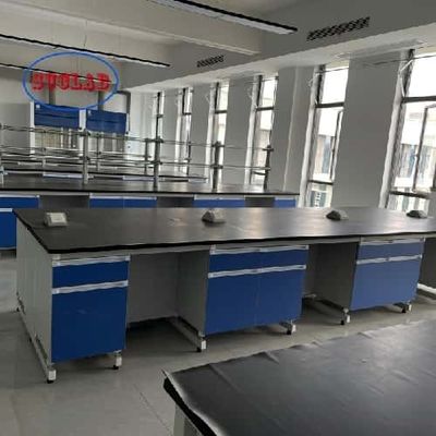 Buen precio Banquillo de trabajo de laboratorio de madera con estanterías hechas para un espacio de trabajo funcional y bien diseñado en línea