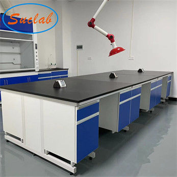Buen precio Banco de acero impermeable del puesto de trabajo del laboratorio, bancos anticorrosivos de la isla en laboratorio en línea