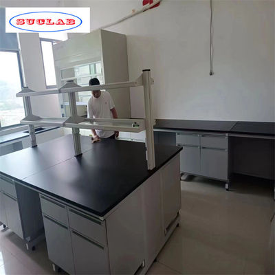 Buen precio Muebles funcionales de laboratorio de química de madera bancos de trabajo de laboratorio grises y blancos para un ambiente de trabajo seguro en línea