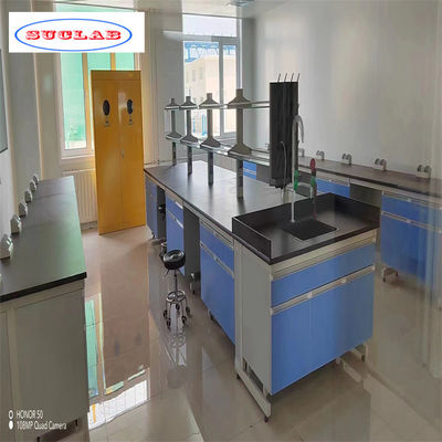 Buen precio Muebles de laboratorio clásicos blancos estándar Bancos de trabajo de laboratorio Personalización y flexibilidad OEM / ODM en línea