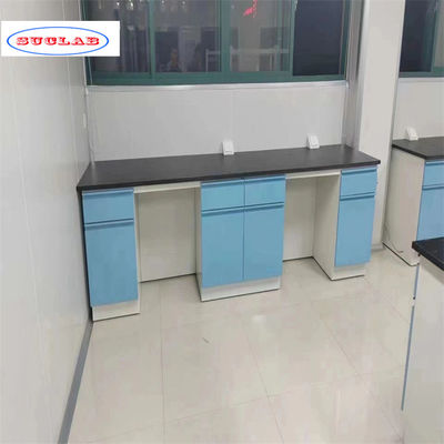Buen precio Banco de laboratorio de química blanca Superficie lisa ideal para laboratorios y compradores B2B en línea
