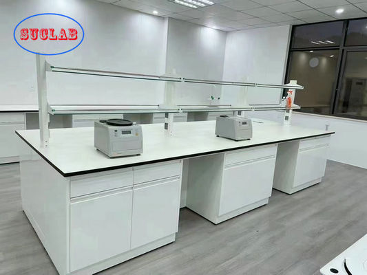Buen precio Tejido de trabajo de resina fenólica blanca de laboratorio con estantes de reactivos de marco de acero en línea